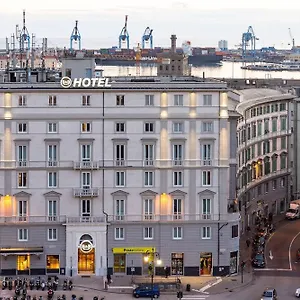 aquila-reale.hotelitalianriviera.com/