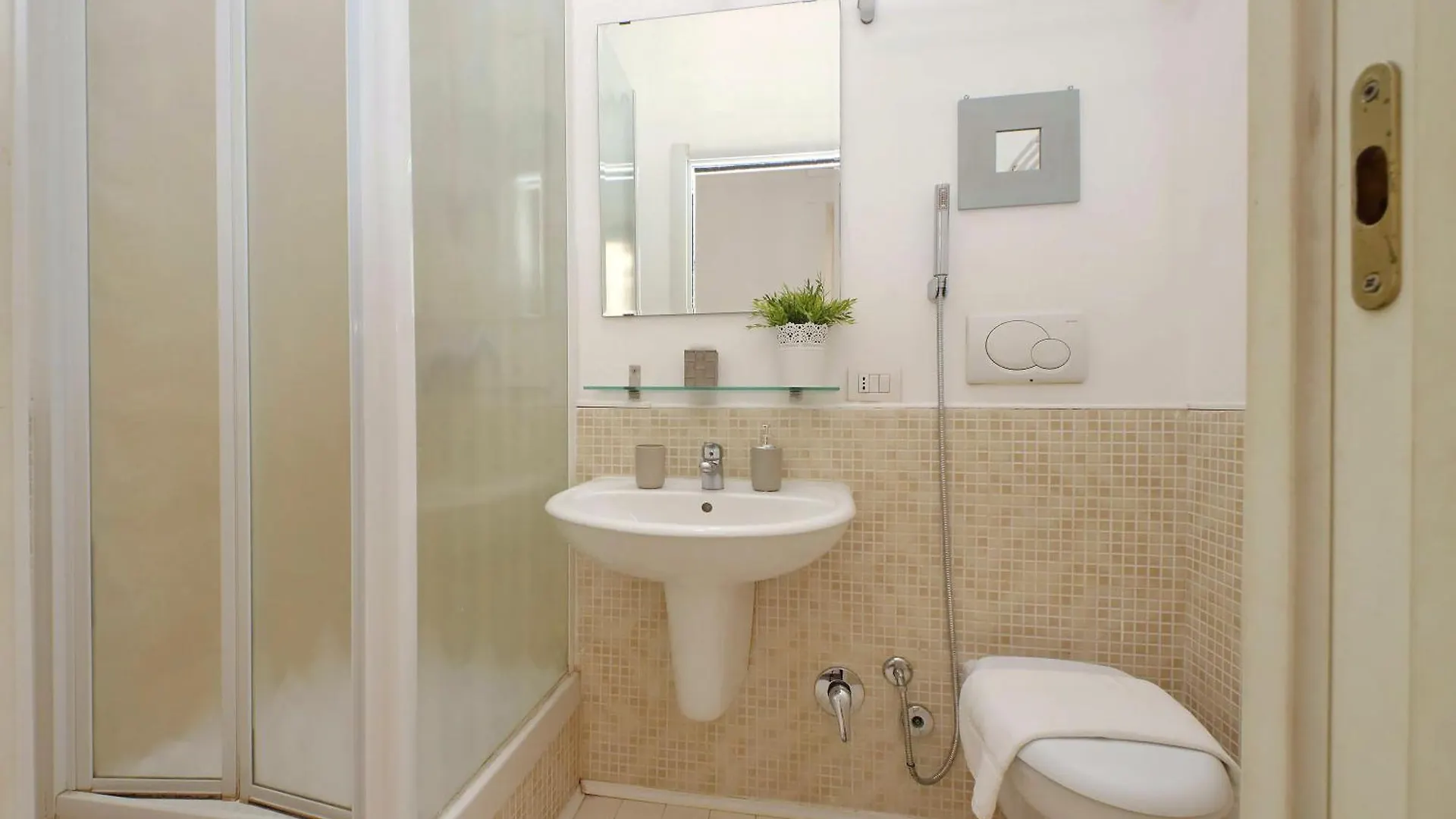 Opera Inn Suites - Rooms And Apartments Рим